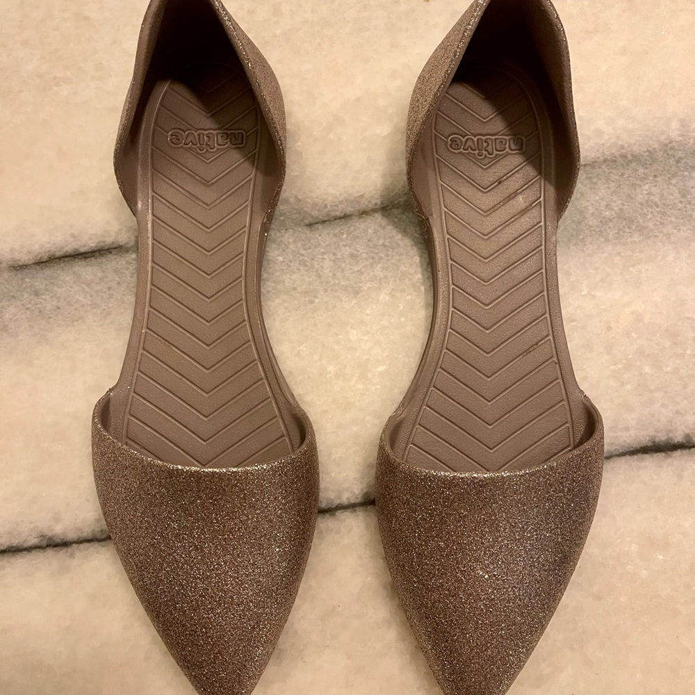 New - Native Gold Glitter Flats 8